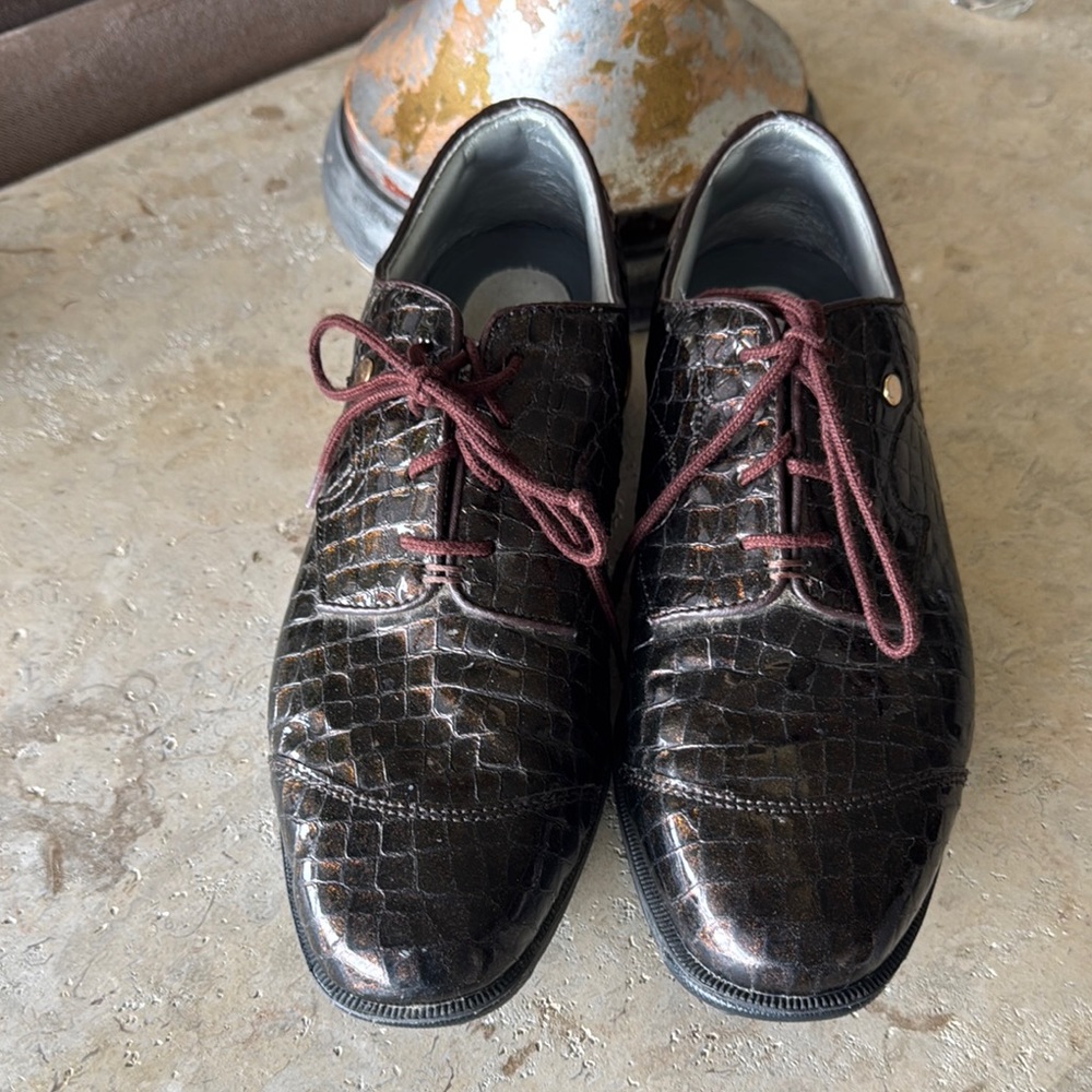 Ladies Foot Joy Brown Alligator look golf shoes size 8